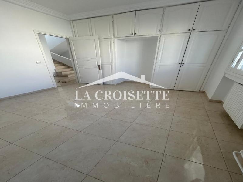 Villa S+4 avec piscine à La Marsa 